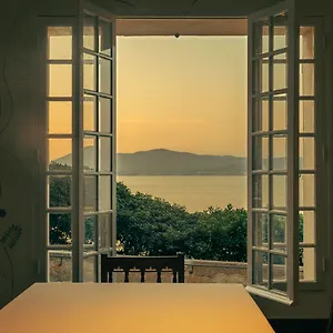 https://hotel-de-la-ponche.fr-provencehotel.com